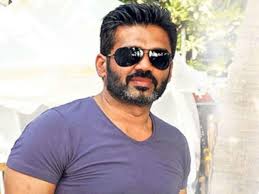 फिल्मों का बायकाट बालीवुड के लिए चिंताजनक, रायपुर में सुनील सेट्टी ने कहा…