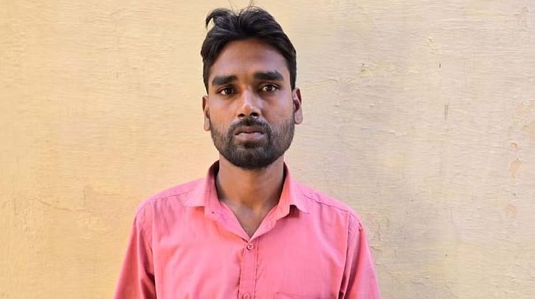 CG : परीक्षा में पास कराने के लिए छात्रा को भेजा अश्लील मैसेज, रखता था बुरी नियत; पुलिस ने धर दबोचा