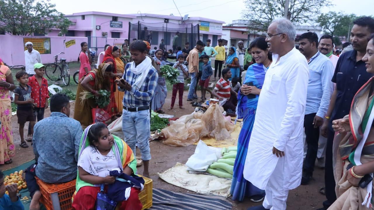 जुमलेबाजों को कराएं वोट की ताकत का अहसास : भूपेश बघेल