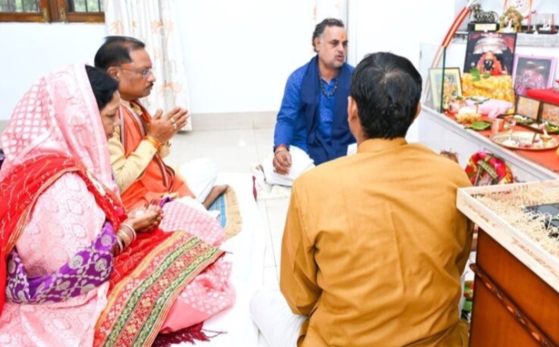 वैवाहिक वर्षगांठ पर सीएम साय ने मुख्यमंत्री निवास में की सपत्नीक पूजा-अर्चना…