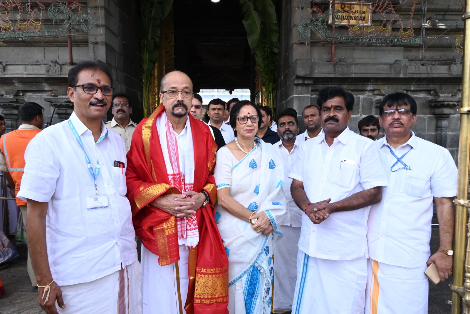 राज्यपाल ने तिरुपति में पूजा-अर्चना बालाजी से देशवासियों के सुख-समृद्धि की कामना