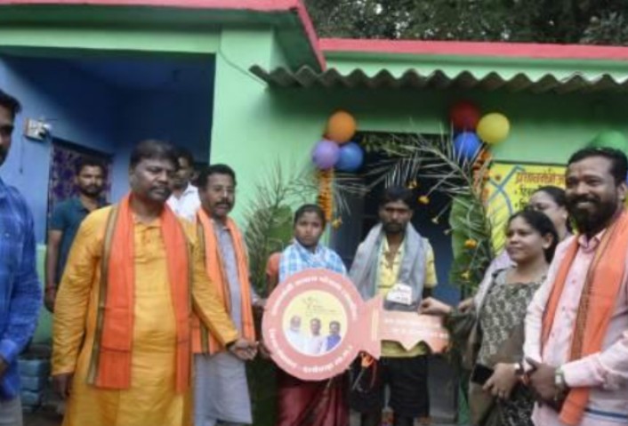 जावंगा ऑडिटोरियम के ’’आवास मेले’’ कार्यक्रम में पहुंचे कैबिनेट मंत्री केदार कश्यप