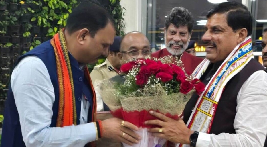 एमपी के सीएम डॉ. मोहन यादव पहुंचे रायपुर, राज्योत्सव का करेंगे शुभारंभ