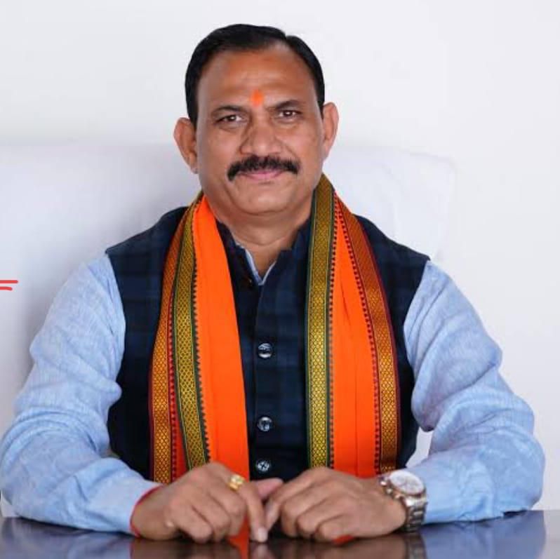 बढ़ते एचआईवी संक्रमित मरीजों की संख्या पर स्वास्थ्य मंत्री सख्त, कहा- प्रतिबंधित दवा बेचने वालों का होगा लाइसेंस निरस्त