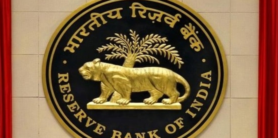 RBI ने किसानों को दी बड़ी खुशखबरी, बढ़ाई कृषि ऋण की सीमा, अब बिना गिरवी के अन्नदाताओं को मिलेगा इतने रुपए का लोन