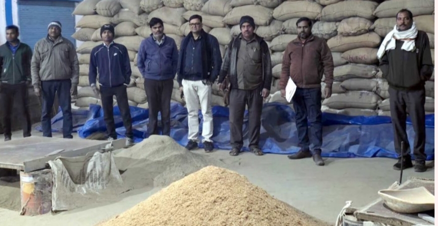 6 राइस मिलों में जिला प्रशासन व खाद्य विभाग की संयुक्त टीम ने दी दबिश, दो मिलों को किया सील