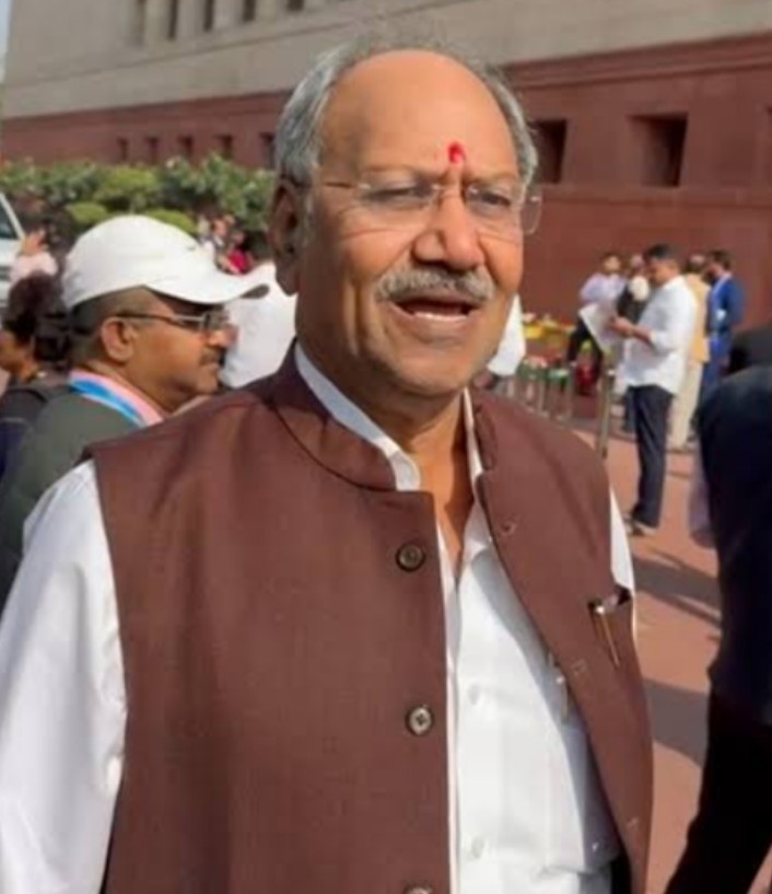 सांसद बृजमोहन ने छत्तीसगढ़ के लोक कलाकारों के हितों का मुद्दा लोकसभा में उठाया