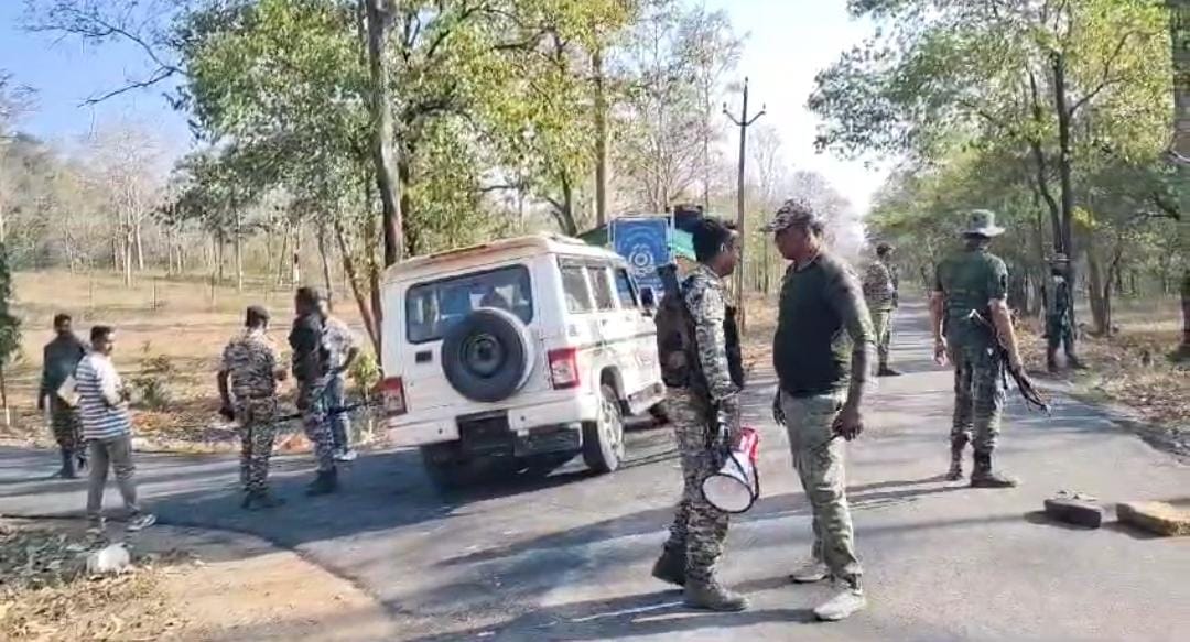 सुरक्षा बलों की बड़ी सफलता, 27 नक्सली ढेर, करोड़ों का इनामी जयराम उर्फ चलपति भी मारा गया, फिर भी सियासत