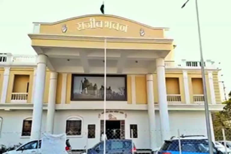 ईडी की कार्रवाई से सियासी घमासान, कांग्रेस मुख्यालय पर छापा