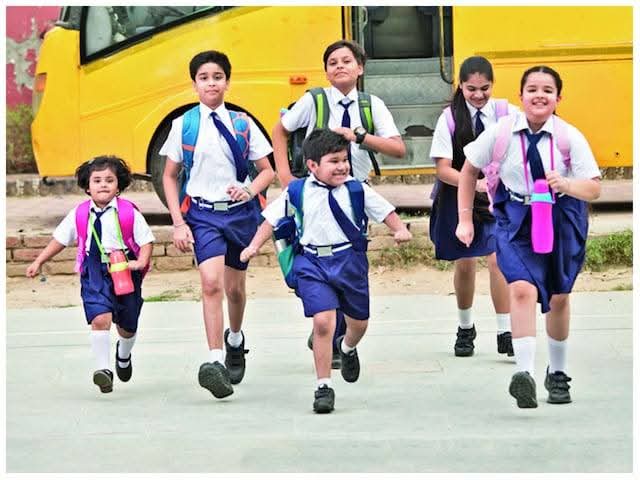 शिक्षा विभाग का “सिलेट-मंच” शो: किताबें आई नहीं, आदेश पहले आ गया!