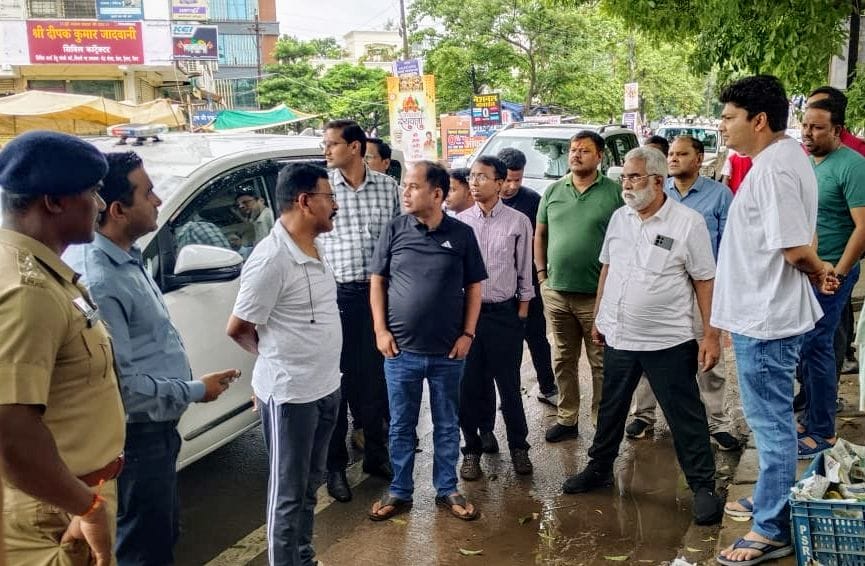ट्रैफिक दबाव को ध्यान में रख कलेक्टर और एसएसपी ने किया शहर के प्रमुख क्षेत्रों का निरीक्षण