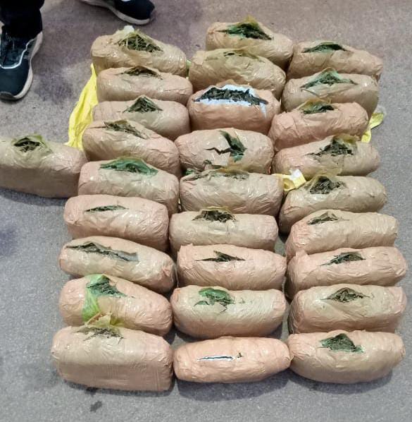 फिंगेश्वर पुलिस की बड़ी सफलता: लाखों के गांजा सहित दो तस्कर गिरफ्तार