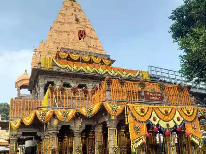 महाकाल मंदिर के रहस्य: दक्षिणमुखी शिवलिंग से भस्म आरती तक, ऐसे चमत्कार जो आज तक दुनिया नहीं समझ पाई