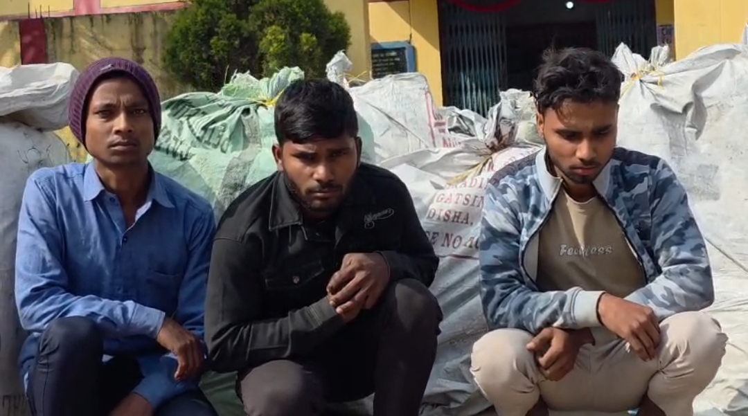 भूसा के नीचे छुपाकर ले जाया जा रहा था 6 करोड़ का गांजा, पुलिस की बड़ी कार्रवाई