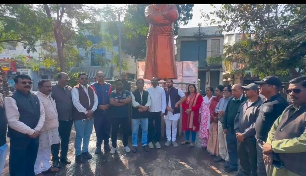 शंकर नगर में स्वामी विवेकानंद जयंती पर दिखा उत्साह—प्रतिमा की सफाई, माल्यार्पण और संकल्प के साथ मनाई गई 164वीं जयंती