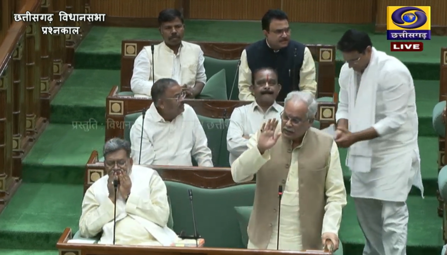 बीजापुर के पोटा केबिन छात्रावास में तीन नाबालिग छात्राएं गर्भवती, विधानसभा में हंगामा