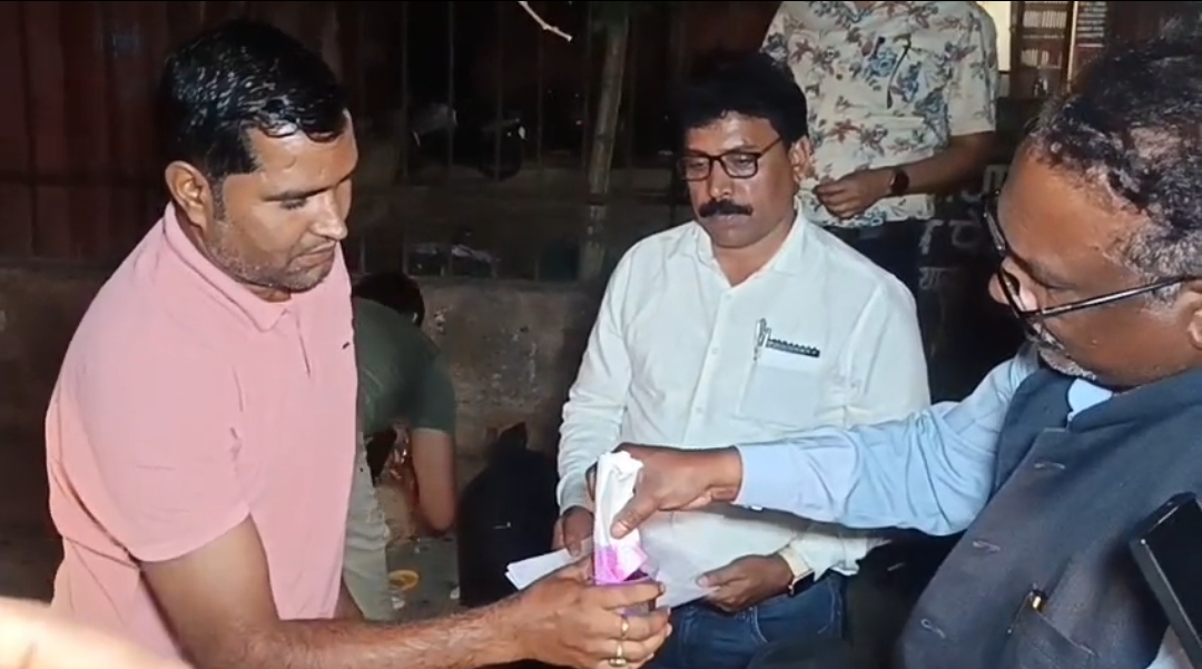 रंगे हाथ रिश्वत लेते लिपिक गिरफ्तार, ACB की बड़ी कार्रवाई