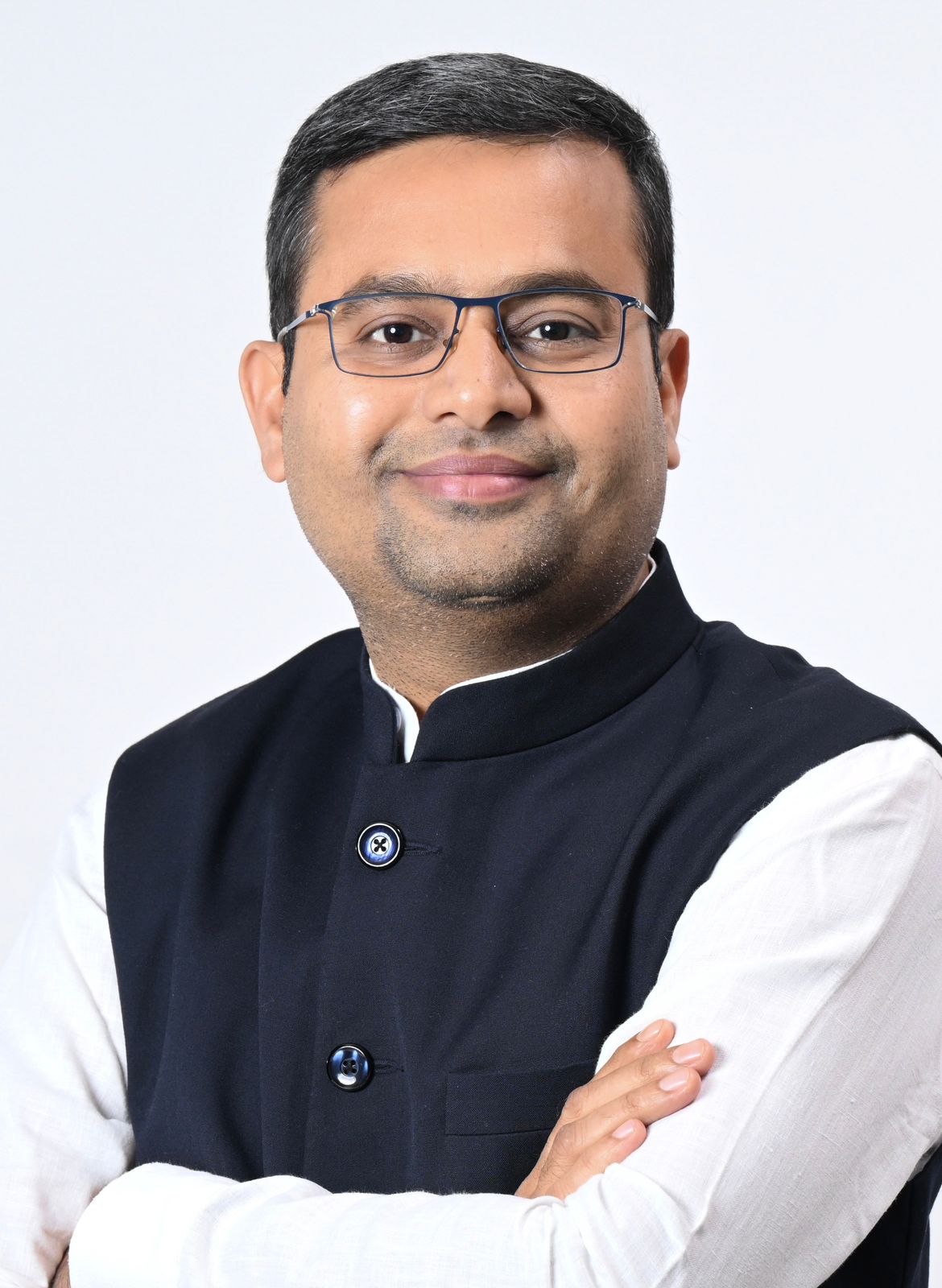 पुडुचेरी के अभियान वाहन पर विवाद: भाजपा ने कांग्रेस पर लगाया भ्रामक प्रचार का आरोप