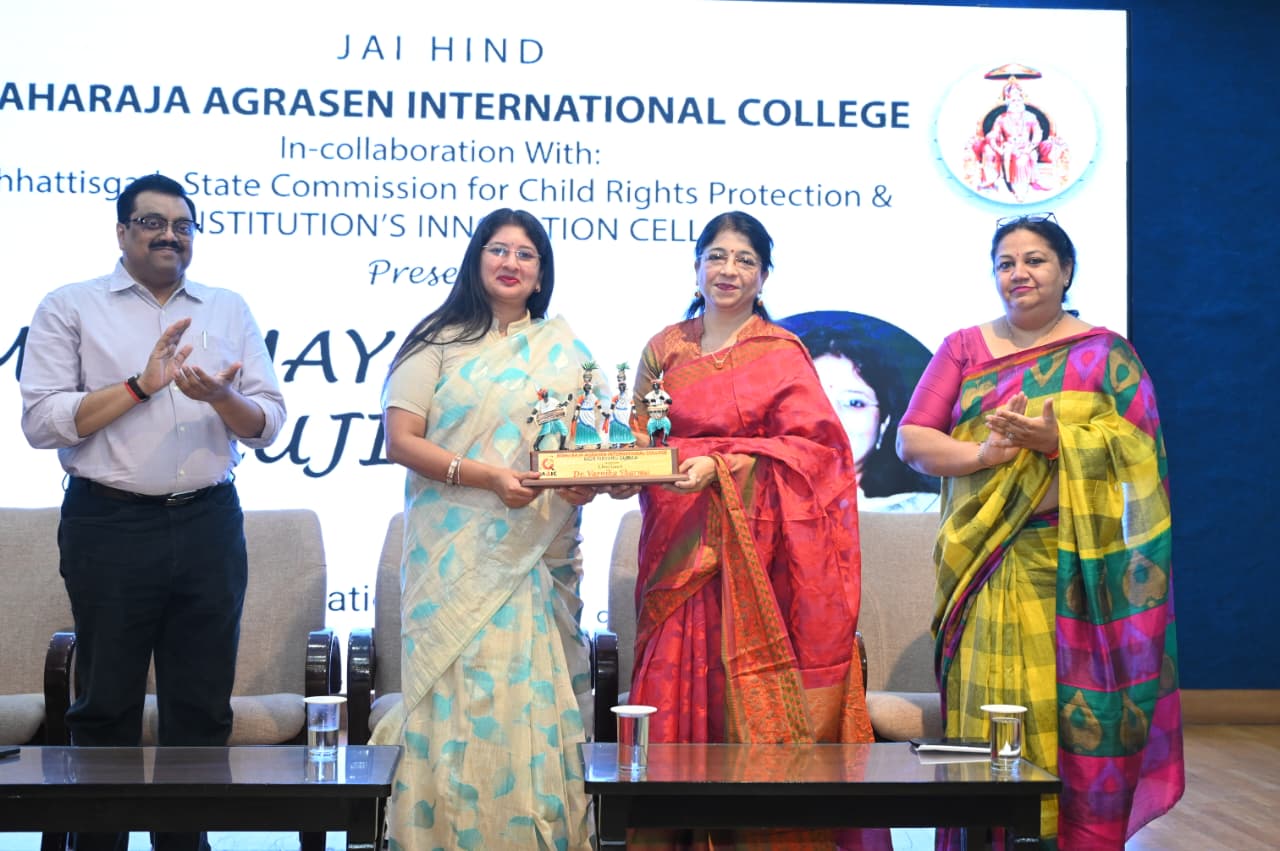 शिक्षकों की भूमिका से ही बच्चों का बेहतर भविष्य संभव: डॉ. वर्णिका शर्मा